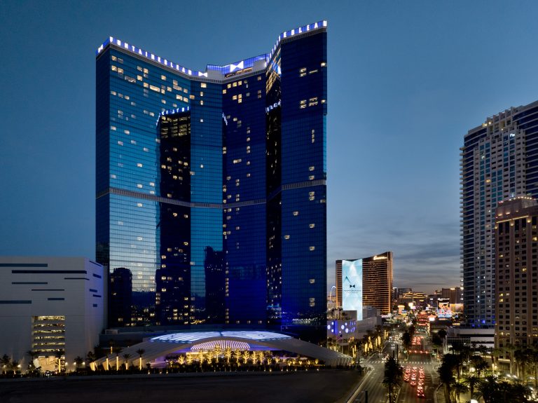 hotel-terbaik-di-fontainebleau-las-vegas-pengalaman-menginap-unggul