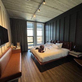 review-hotel-terbaik-di-waymores-guest-house-dan-casual-club