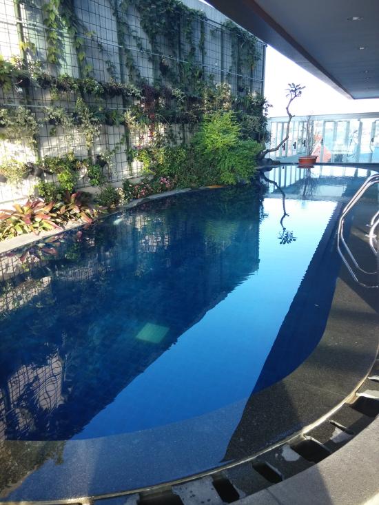 review-pengalaman-menginap-di-hotel-bandung-dbest-hotel-otista