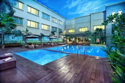 aston-tropicana-hotel-bandung-pilihan-menginap-nyaman-dan-strategis