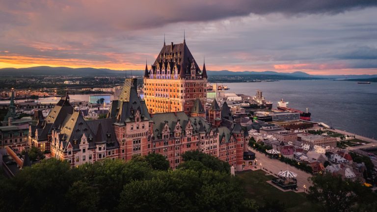 hotel-fairmont-le-chateau-frontenac-kemewahan-bersejarah-di-quebec