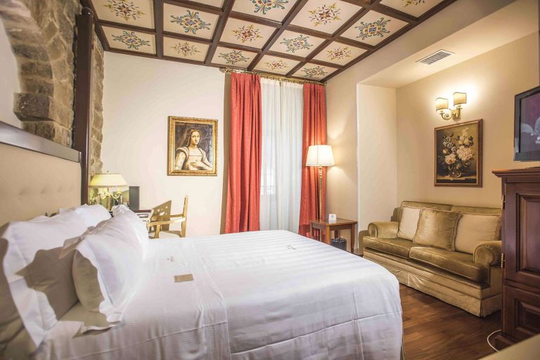 hotel-golden-tower-hotel-spa-penginapan-nyaman-di-tengah-kota