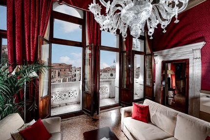 hotel-ruzzini-palace-penginapan-elegan-di-venesia