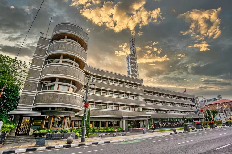hotel-savoy-homann-sejarah-dan-keindahan-arsitektur-di-bandung