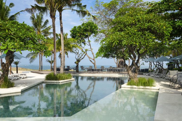 hotel-terbaik-di-bali-the-anvaya-beach-resort-yang-menawan