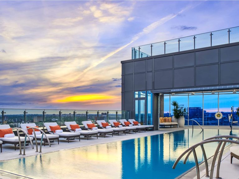 hotel-x-toronto-destinasi-menarik-di-bawah-hyatt-hotels