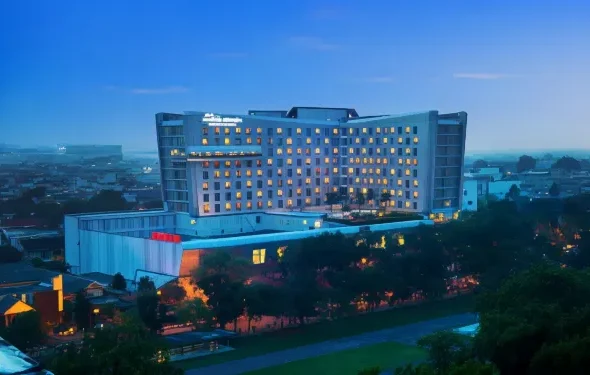 review-hotel-terbaik-hotel-santika-premiere-dyandra-di-medan