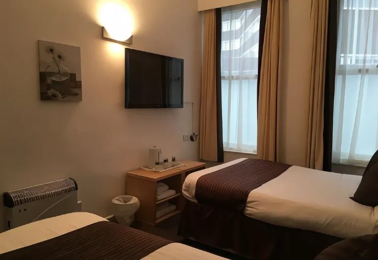 the-lord-nelson-hotel-suites-penginapan-nyaman-di-pusat-kota
