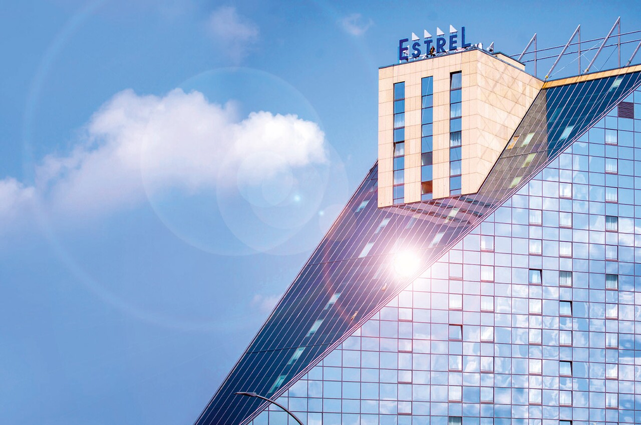 estrel-hotel-berlin-penginapan-nyaman-di-pusat-kota-berlin