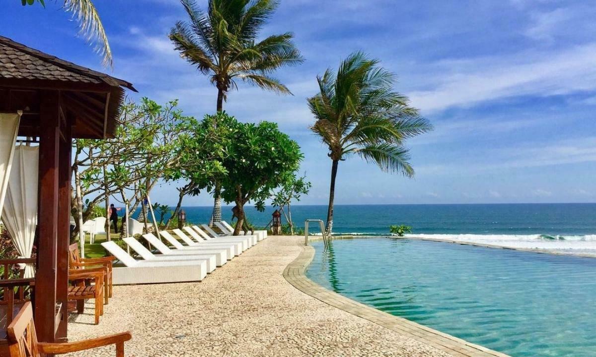 hotel-alean-family-doville-penginapan-nyaman-di-dekat-pantai