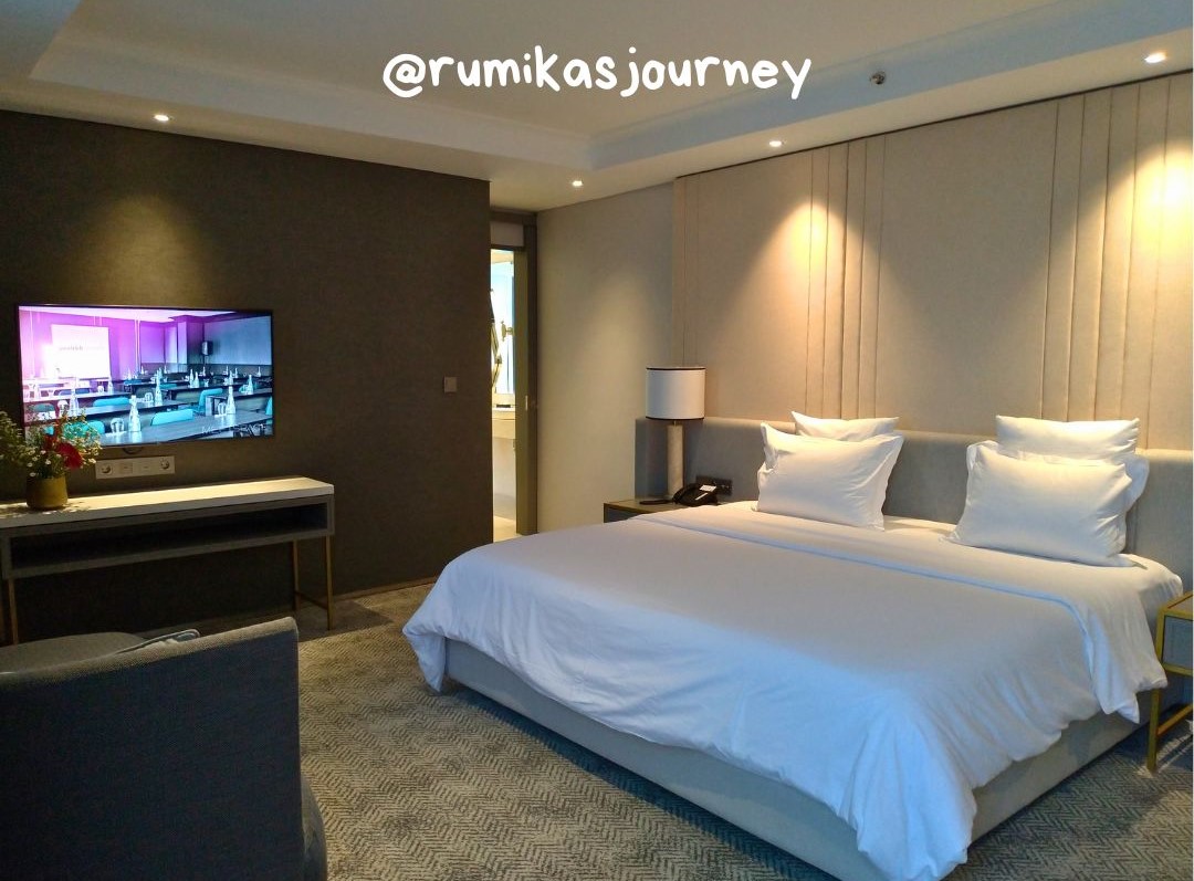 hotel-hotel-suites-penginapan-nyaman-dan-modern-di-tengah-kota