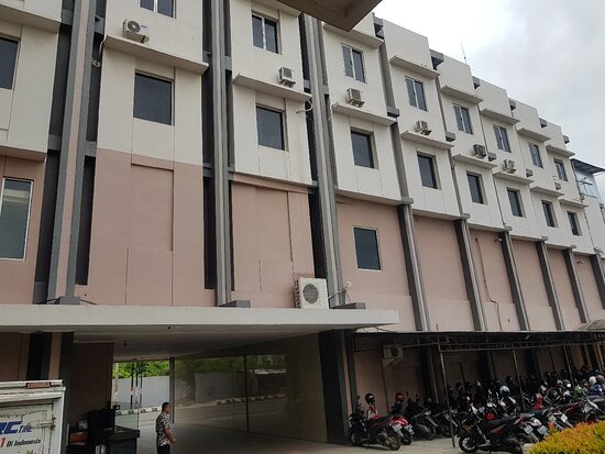 hotel-karlita-international-penginapan-nyaman-di-pusat-kota