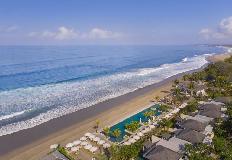 mengulas-hotel-terbaik-the-seminyak-beach-resort-spa-di-bali