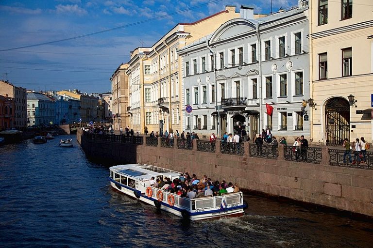 pushka-inn-hotel-penginapan-nyaman-di-tengah-kota-st-petersburg