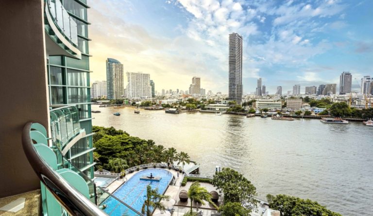 hotel-chatrium-riverside-bangkok-penginapan-nyaman-di-pinggir-sungai