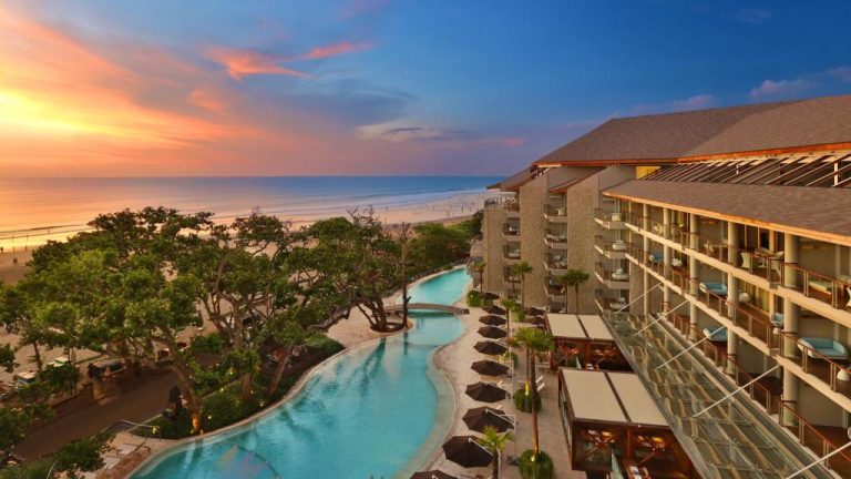 hotel-double-six-seminyak-pengalaman-menginap-mewah-di-bali