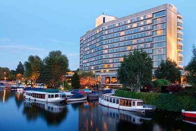 hotel-hilton-amsterdam-penginapan-nyaman-di-pusat-kota