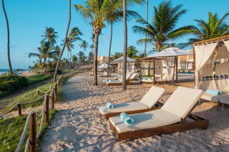 hotel-iberostar-waves-bahia-penginapan-nyaman-di-pantai-bahia