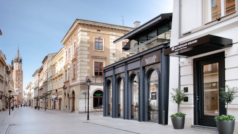 wyndham-grand-krakow-old-town-hotel-terbaik-di-pusat-kota