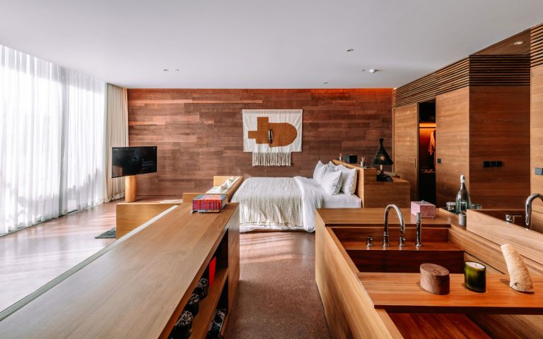 hotel-potato-head-suites-studios-penginapan-modern-di-bali