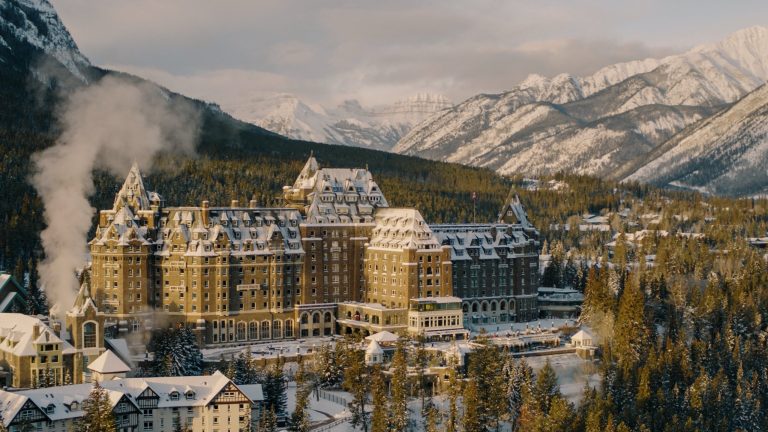 hotel-fairmont-banff-springs-penginapan-bersejarah-di-jantung-alam