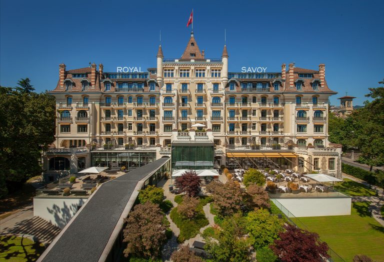 hotel-hotel-royal-savoy-lausanne-penginapan-elegan-di-lausanne