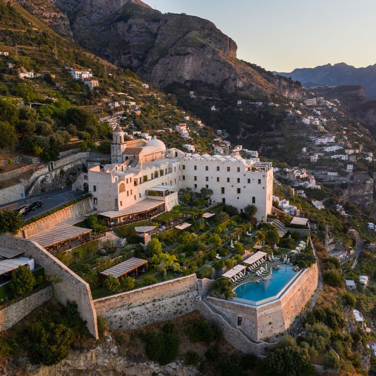 hotel-monastero-santa-rosa-penginapan-eksklusif-di-pantai-amalfi