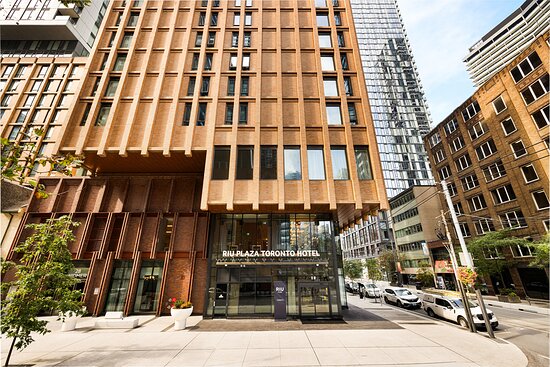 hotel-hotel-riu-plaza-toronto-penginapan-nyaman-di-pusat-kota