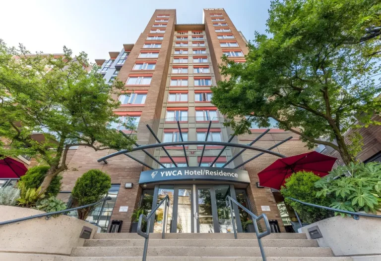 hotel-ywca-vancouver-penginapan-nyaman-di-pusat-kota