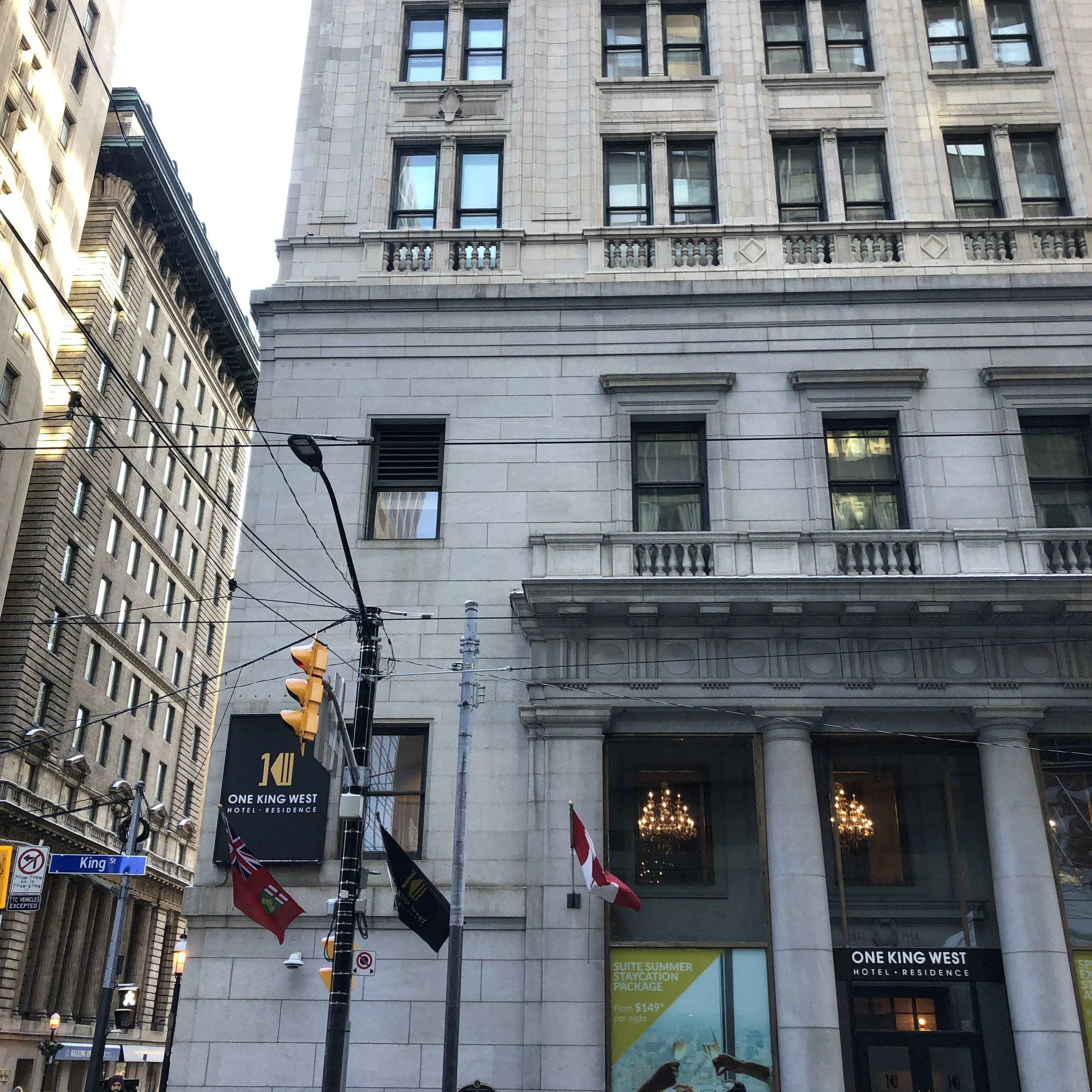 review-hotel-one-king-west-penginapan-terbaik-di-toronto